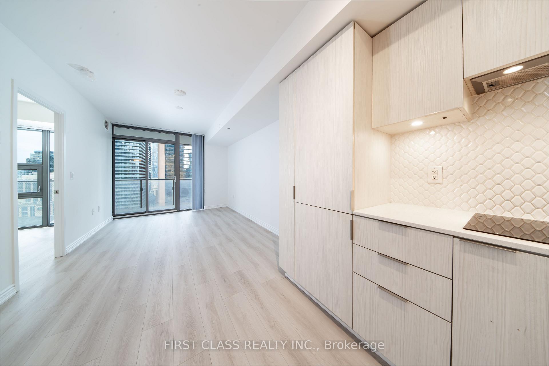 2 Bedrooms Condo at 11 Wellesley,  Toronto For sale