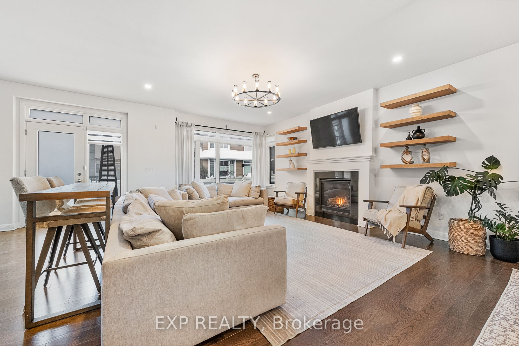 204 Avro Circle, ManorParkCardinalGlenandArea, ON K1K 4Y9