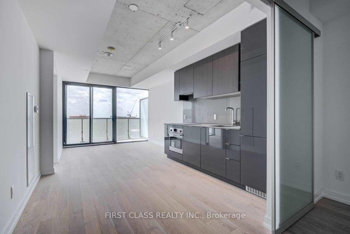 2 Bedrooms Condo at 161 Roehampton,  Toronto For sale