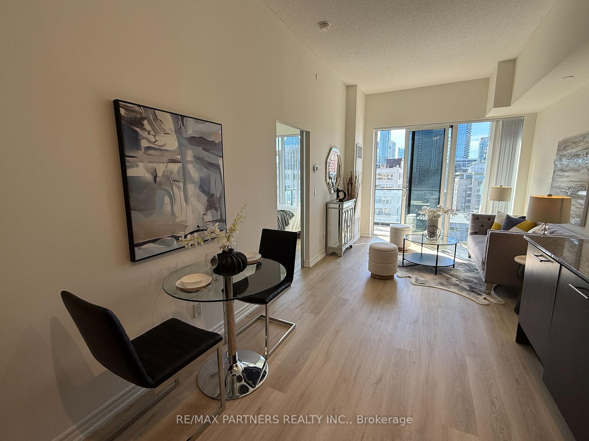 2 Bedrooms Condo at 435 Richmond, Toronto For sale
