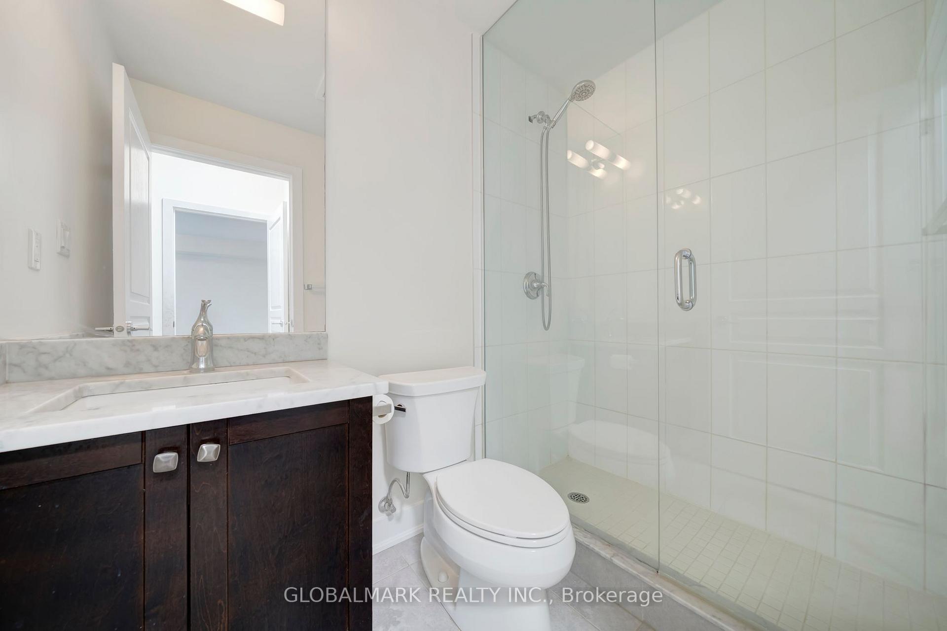 2 Bedrooms Condo at 128 Garden, Oakville For sale