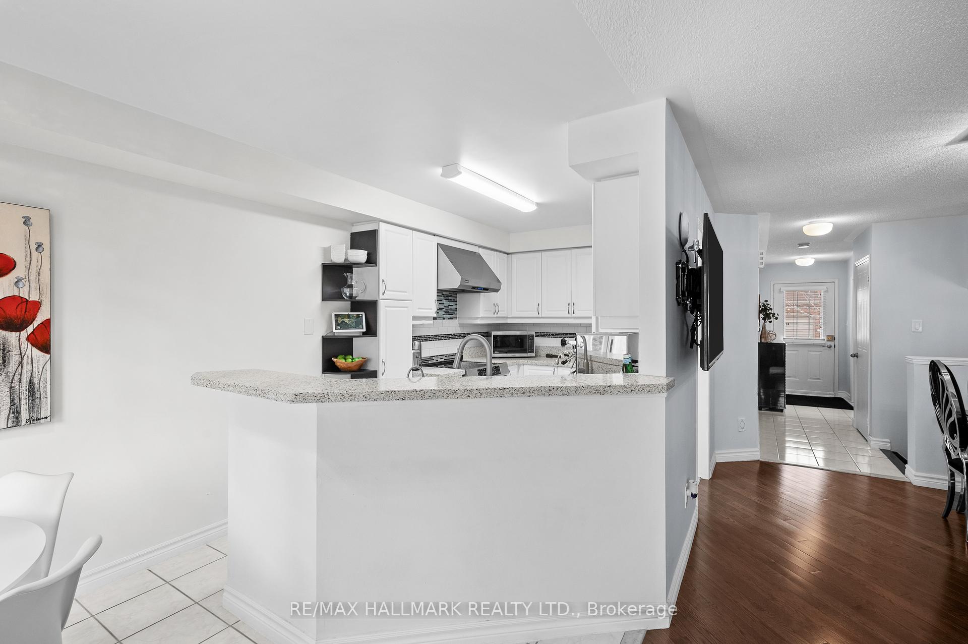 3 Bedrooms Condo at 5950 Glen Erin,  Mississauga For sale