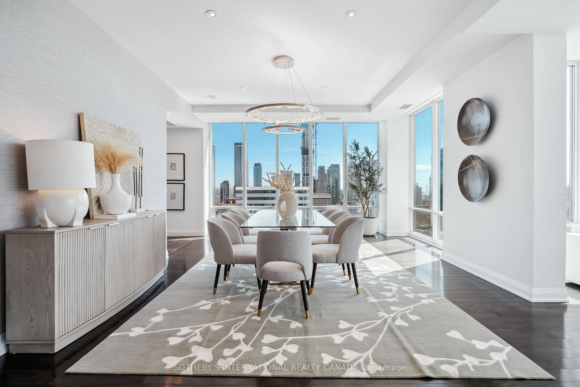 3 Bedrooms Condo at 1 Bedford, Toronto For sale