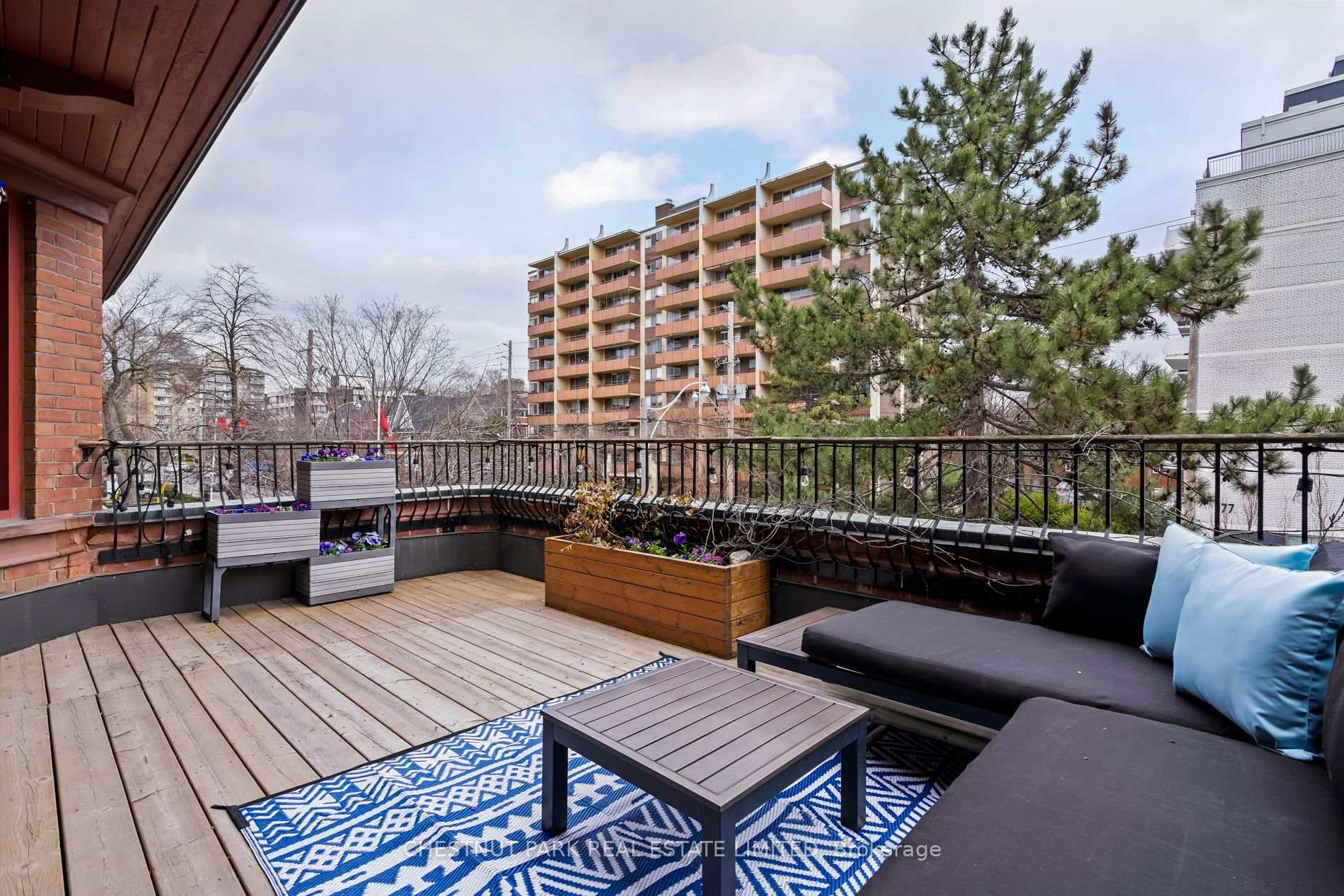 1 Bedroom Condo at 212 St. George,  Toronto For sale