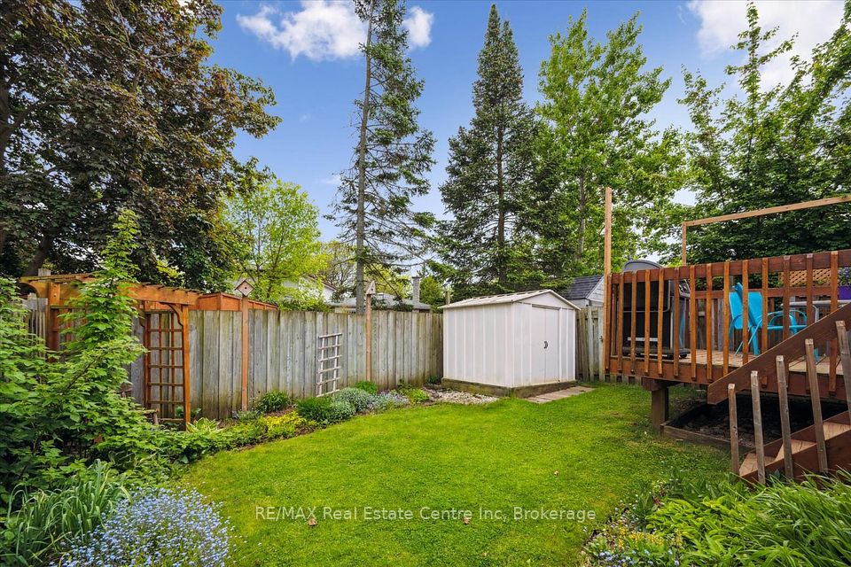 61 LEACOCK Avenue, Guelph, ON N1E 6P9