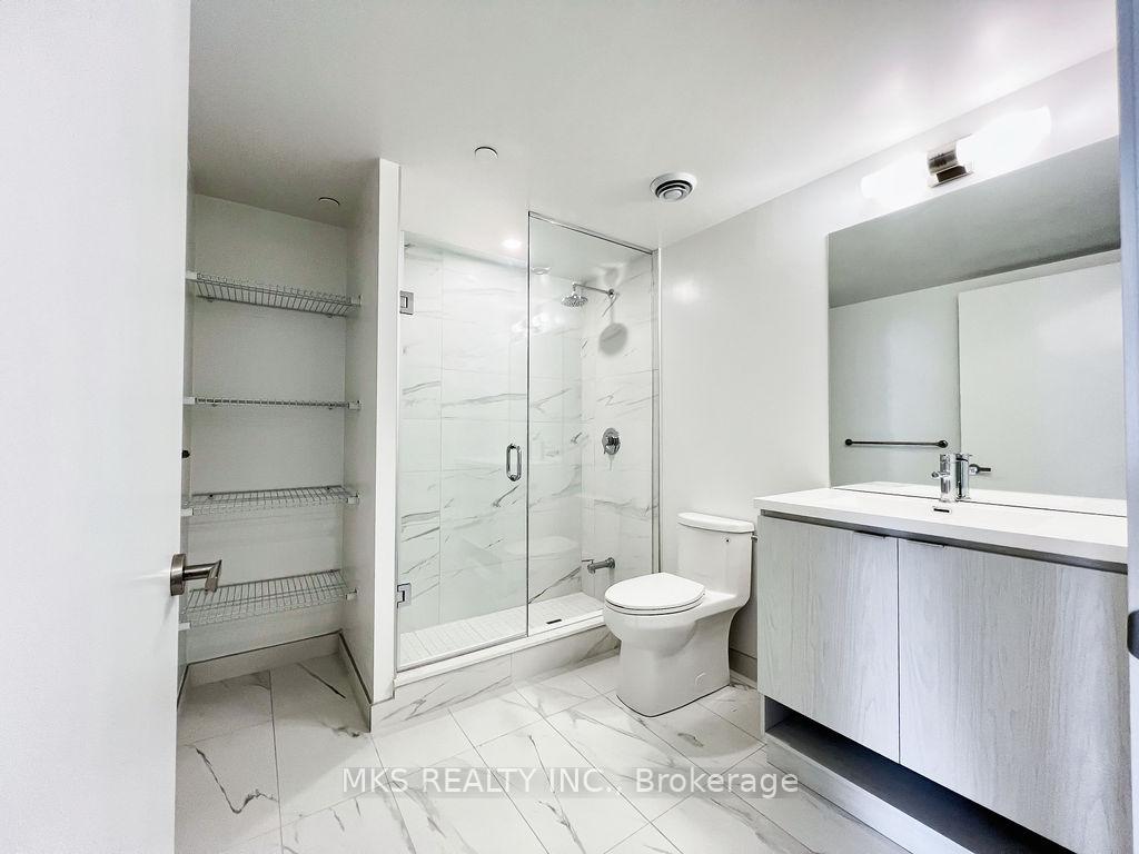 2 Bedrooms Condo at 55 Cooper,  Toronto For sale
