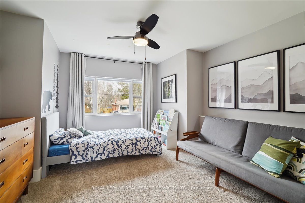 856 Teal Drive, Burlington, ON L7T 2Y7