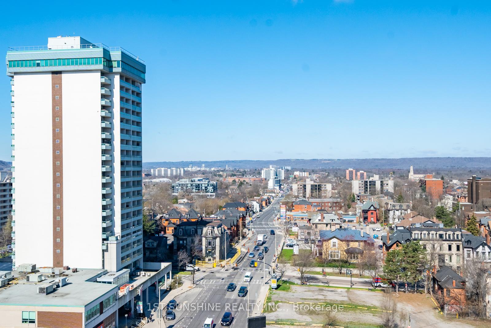 2 Bedrooms Condo at 150 MAIN,  Hamilton For sale