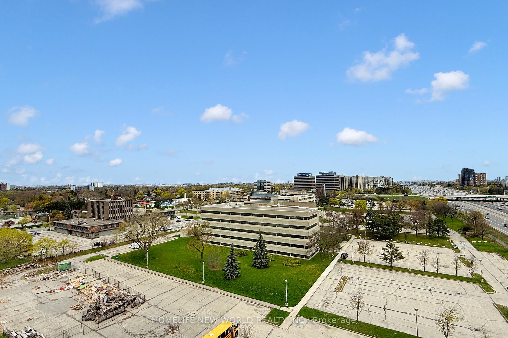 2 Bedrooms Condo at 10 Eva,  Toronto For sale