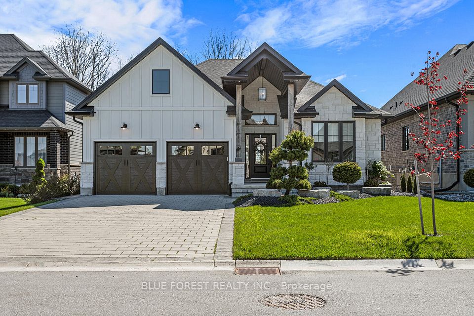 86 Kemp Crescent, Strathroy-Caradoc, ON N7G 0G3