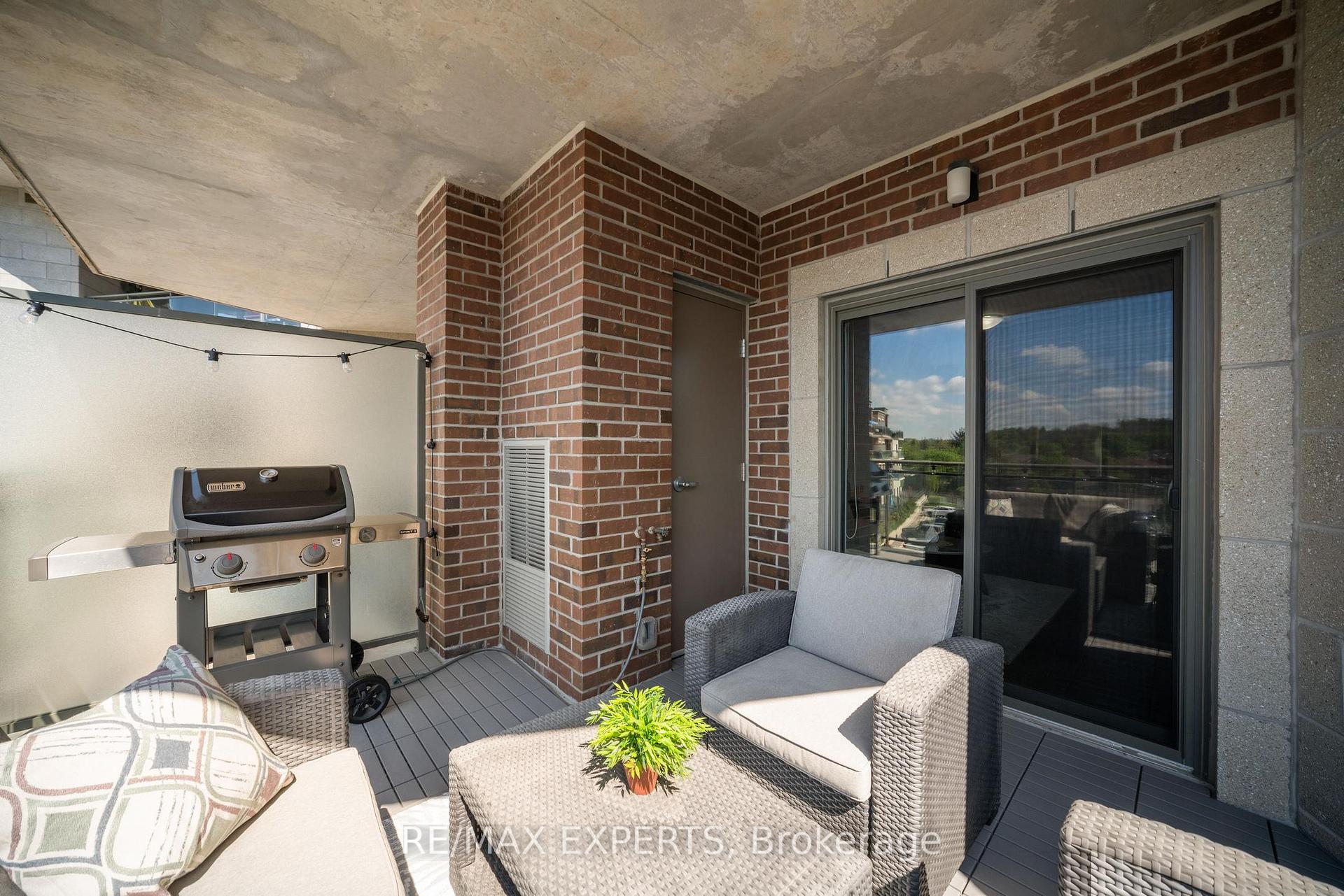 1 Bedroom Condo at 86 Woodbridge, Vaughan For sale