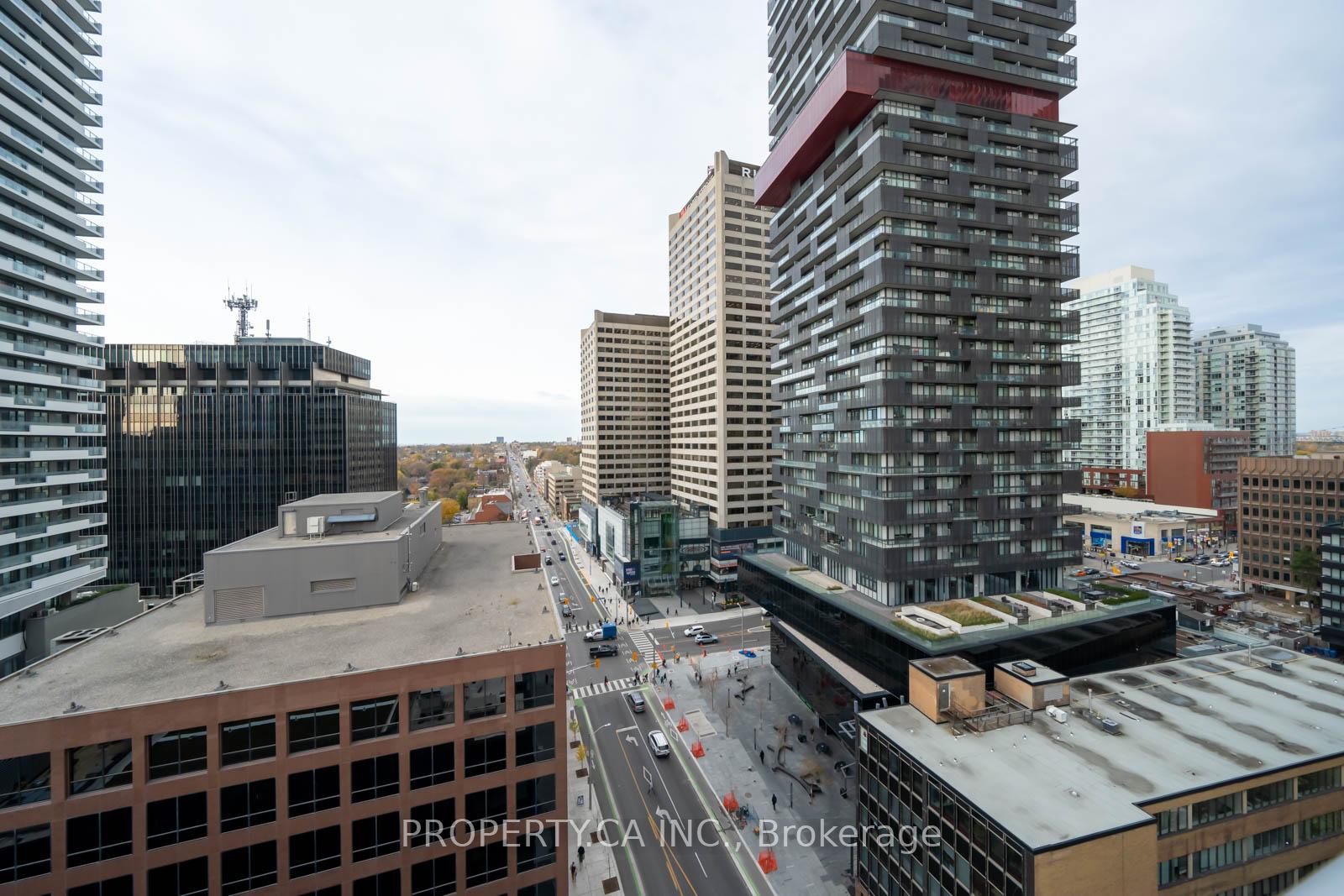 3 Bedrooms Condo at 43 Eglinton, Toronto For sale