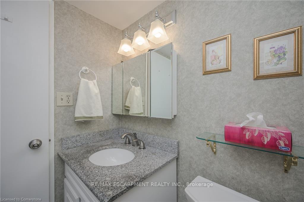 3 Bedrooms Condo at 301 FRANCES,  Hamilton For sale