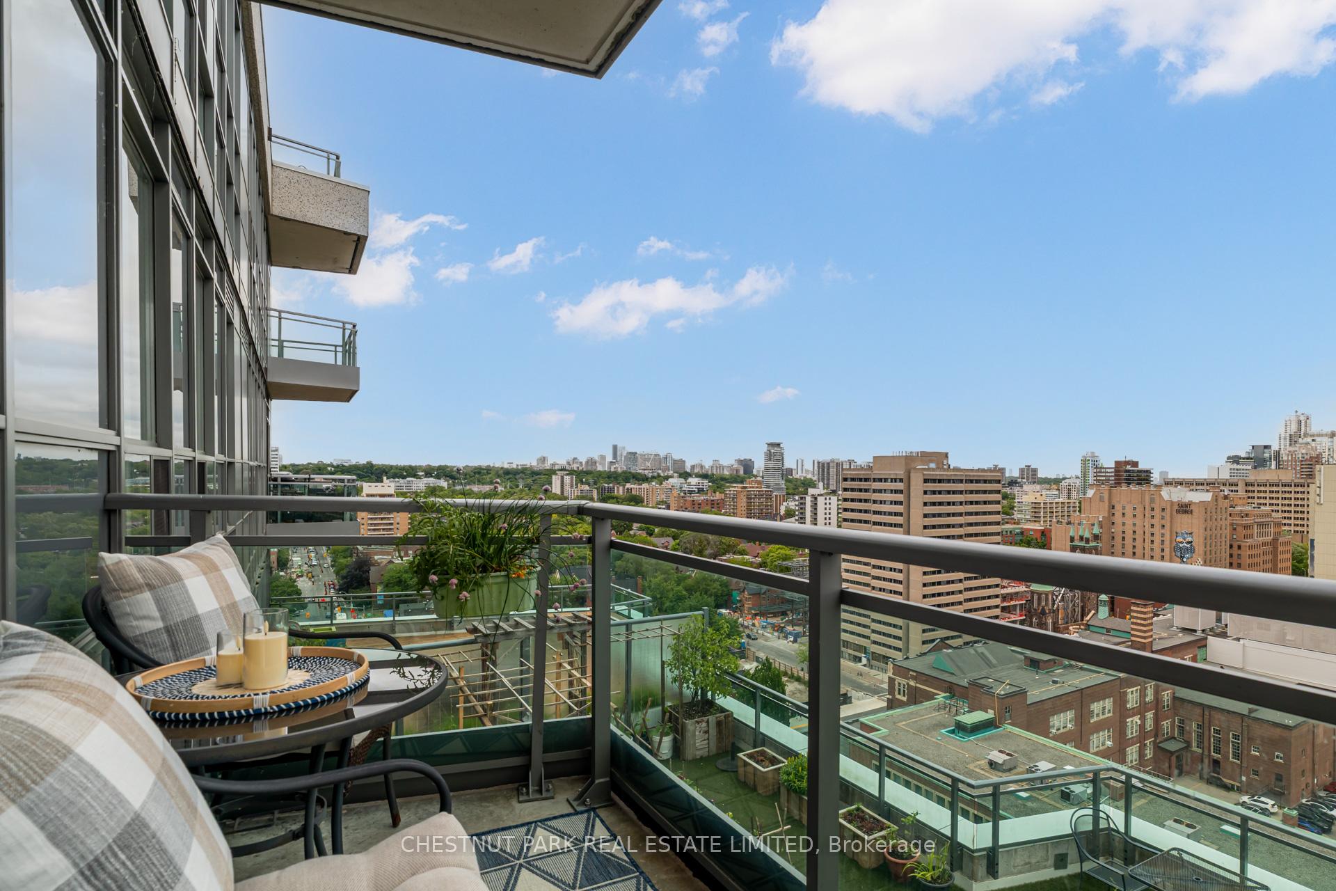 2 Bedrooms Condo at 736 Spadina, Toronto For sale