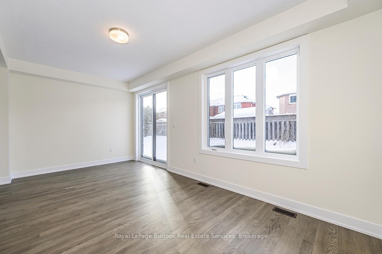 4 Bedrooms Condo at 2184 Postmaster,  Oakville For sale