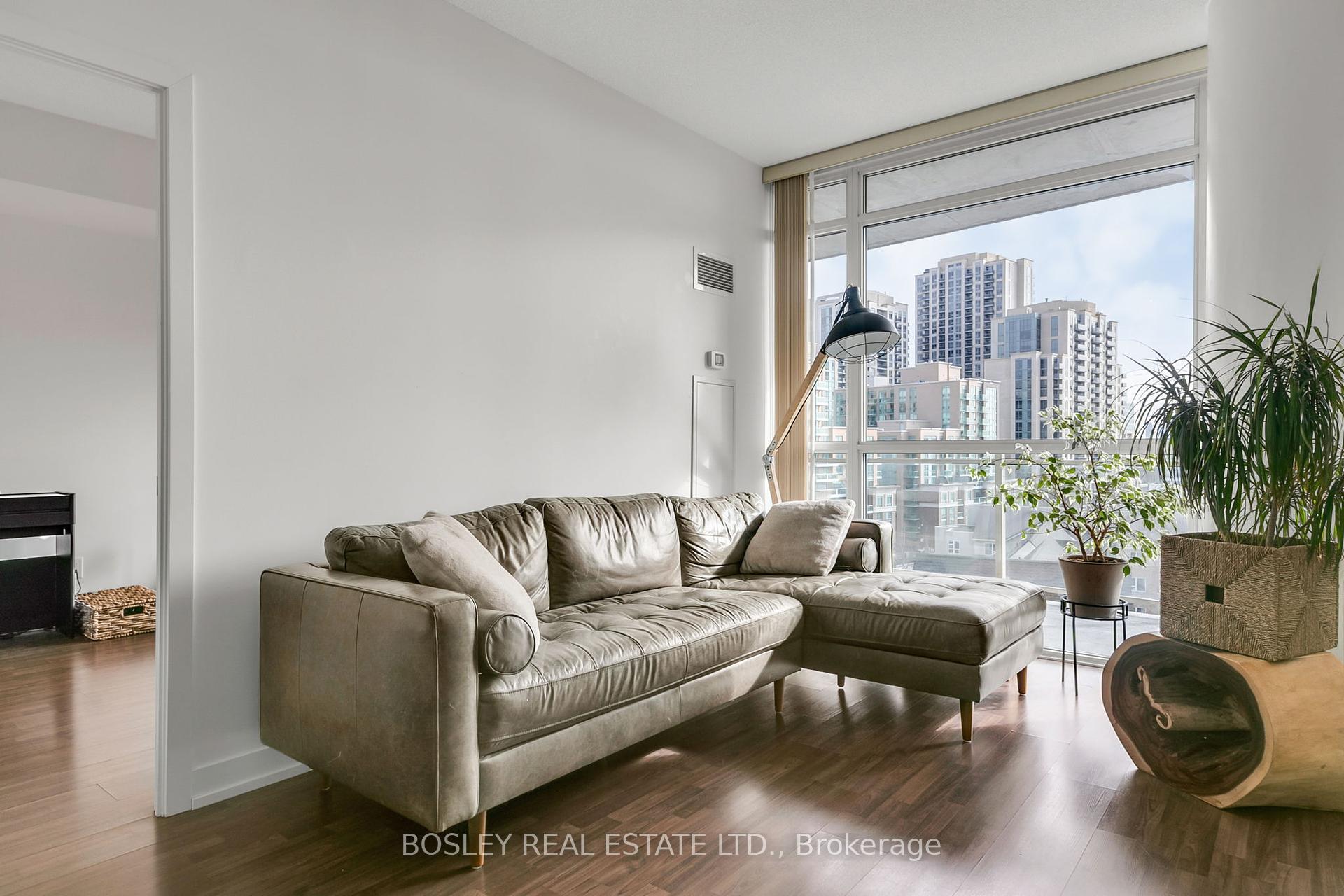 2 Bedrooms Condo at 5101 Dundas, Toronto For sale
