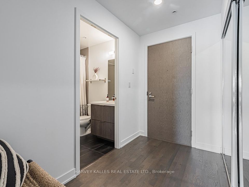 109 Ossington Avenue 407