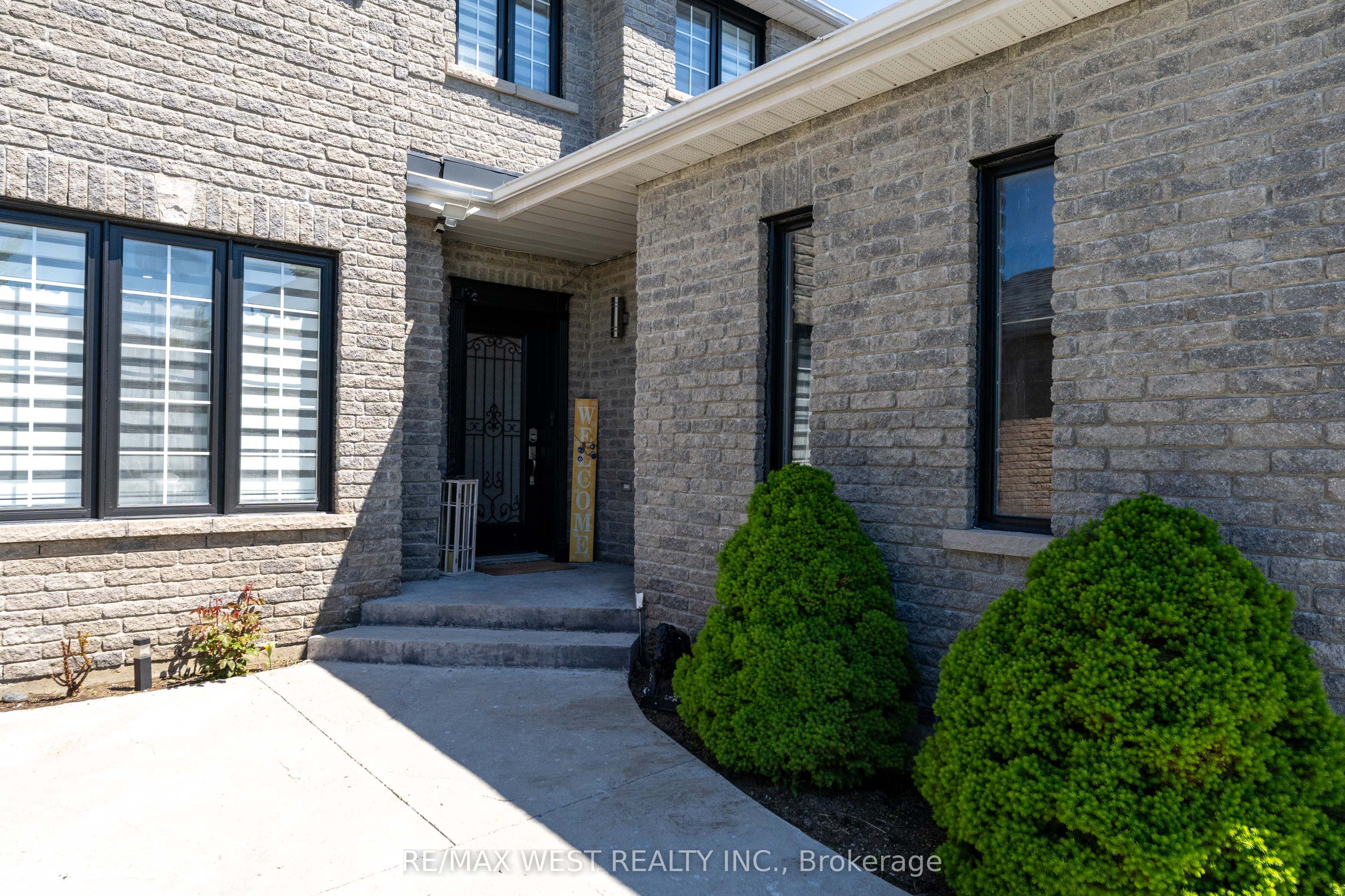 14 Jessica Drive