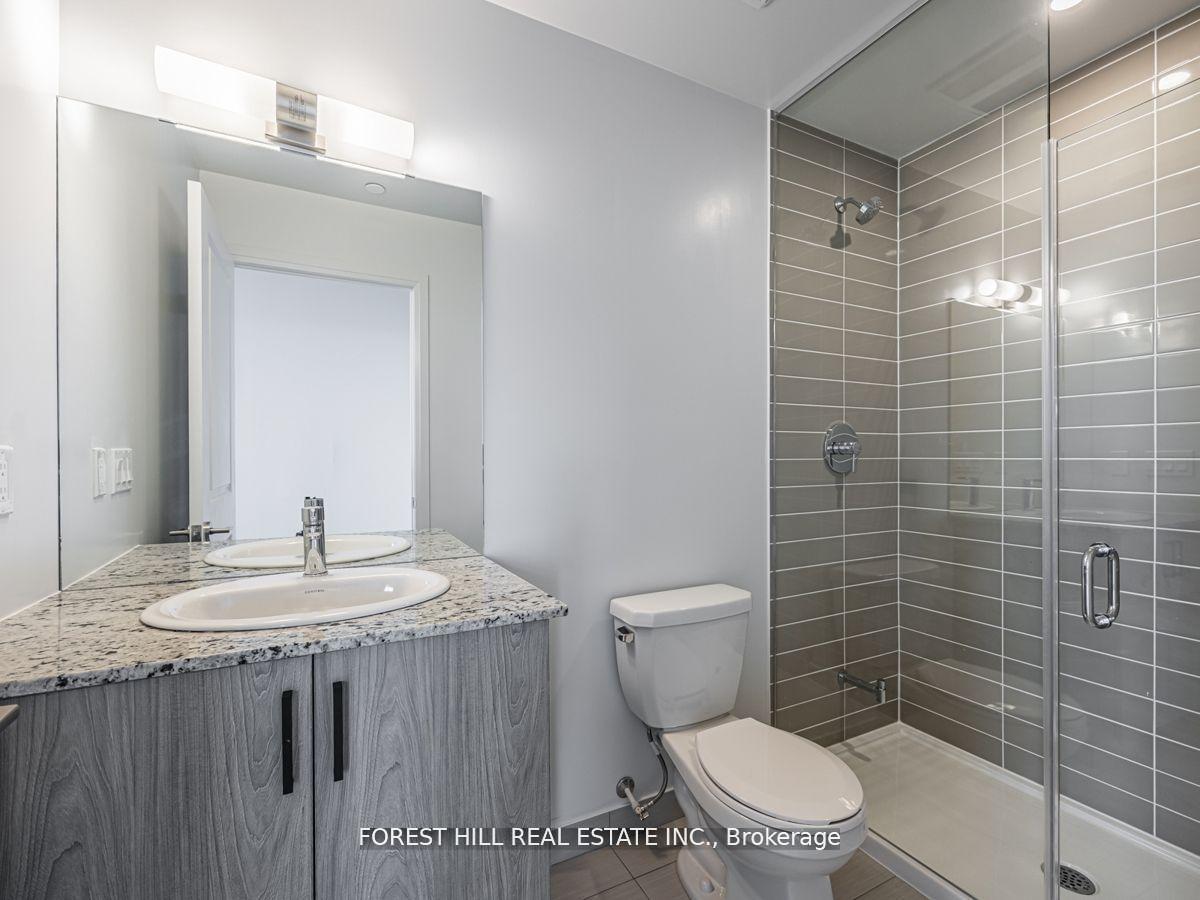 3 Bedrooms Condo at 10 Meadowglen, Toronto For sale