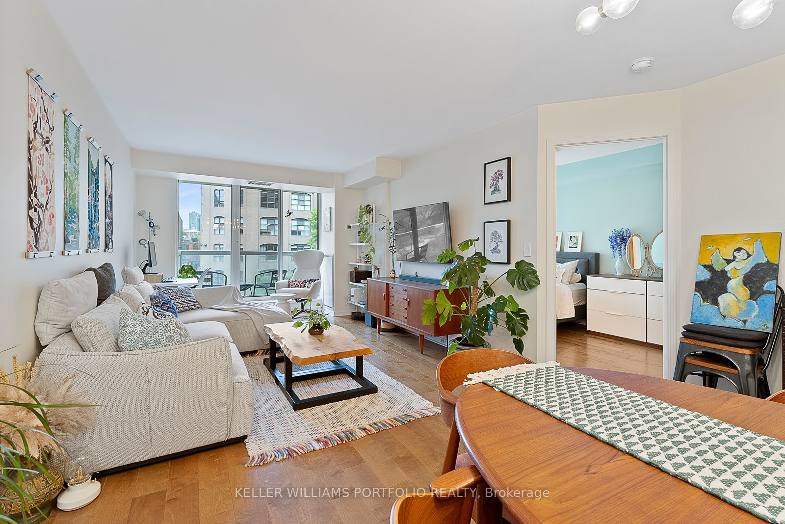 330 Adelaide Street E, #401