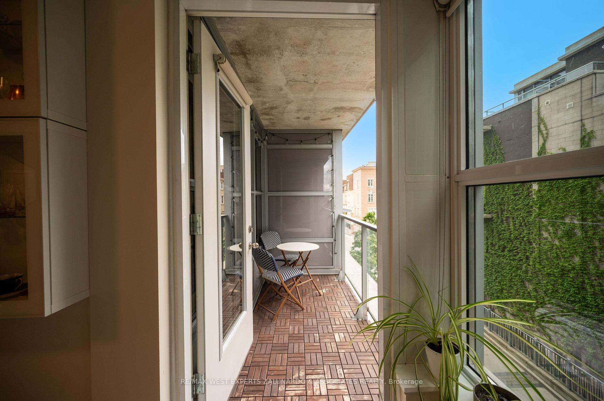 2 Bedrooms Condo at 59 East Liberty, Toronto For sale