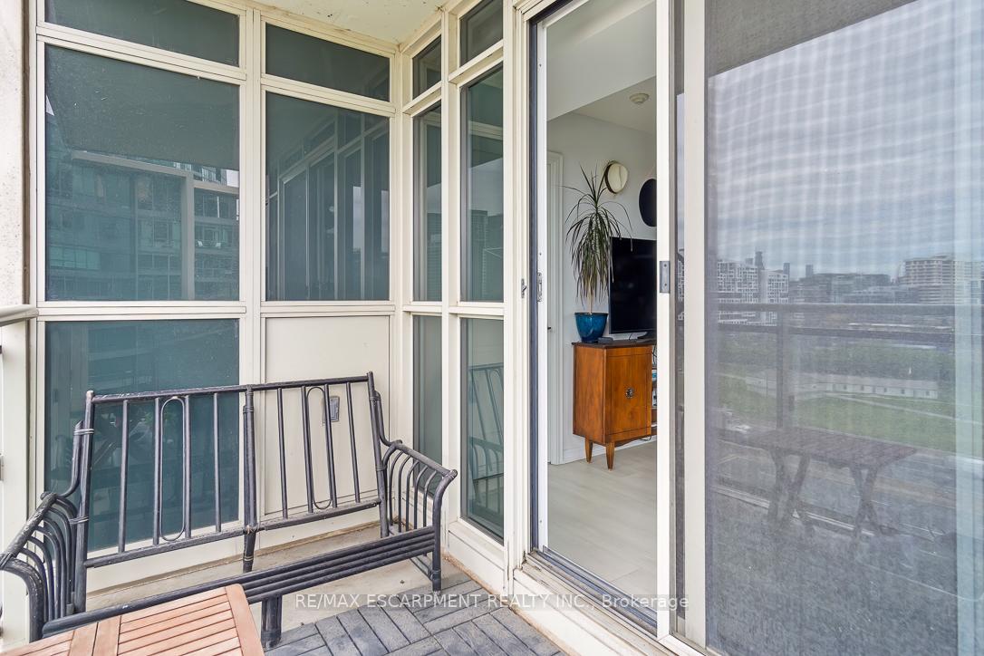 1 Bedroom Condo at 35 Bastion, Toronto For sale
