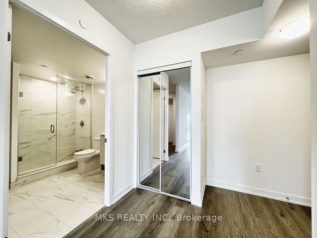 2 Bedrooms Condo at 55 Cooper,  Toronto For sale