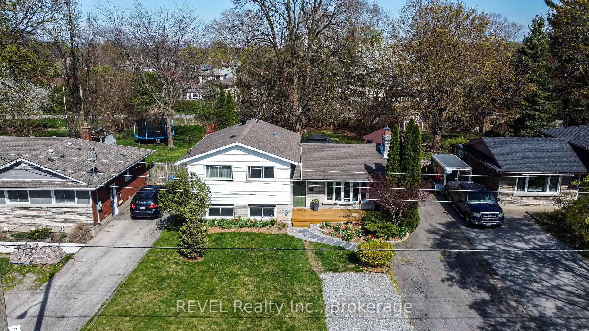 21 Foxglove Avenue, St. Catharines, ON L2M 3E7