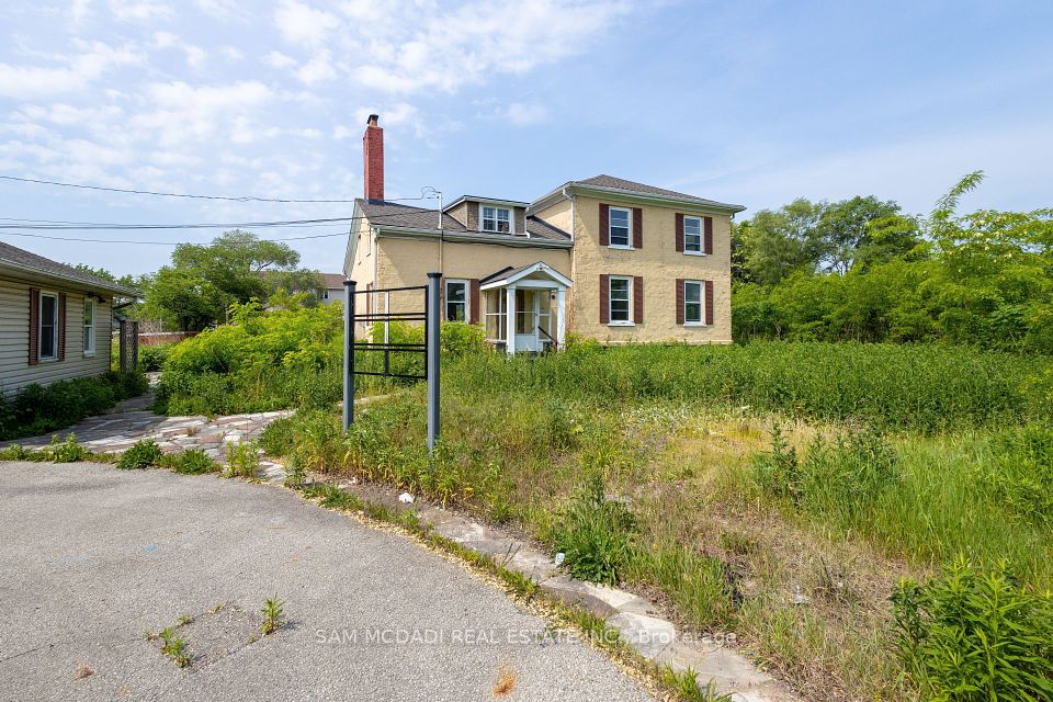 2477 Queensway