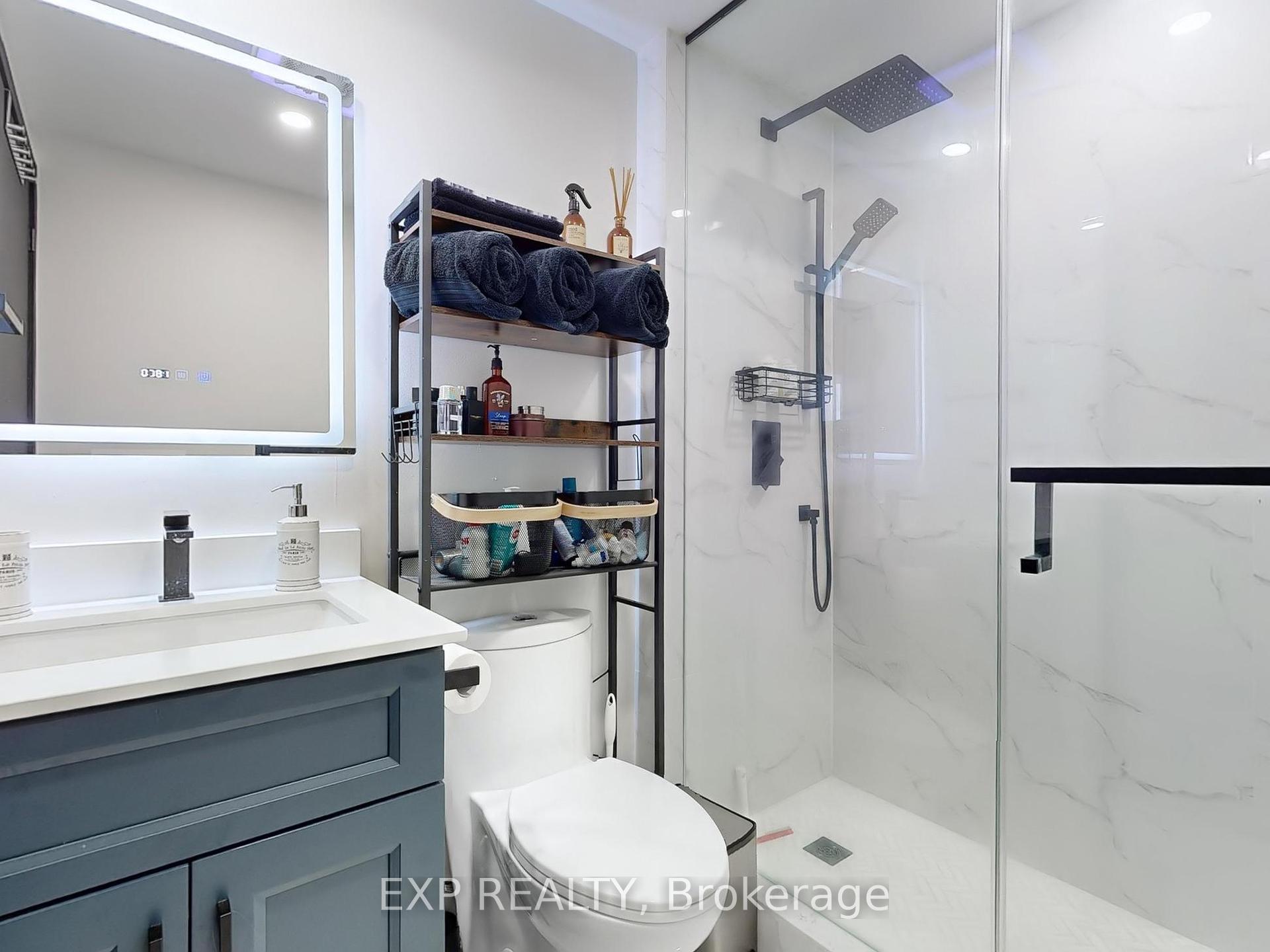 2 Bedrooms Condo at 285 Mutual, Toronto For sale