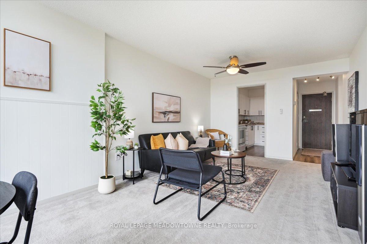 2 Bedrooms Condo at 2665 Windwood, Mississauga For sale