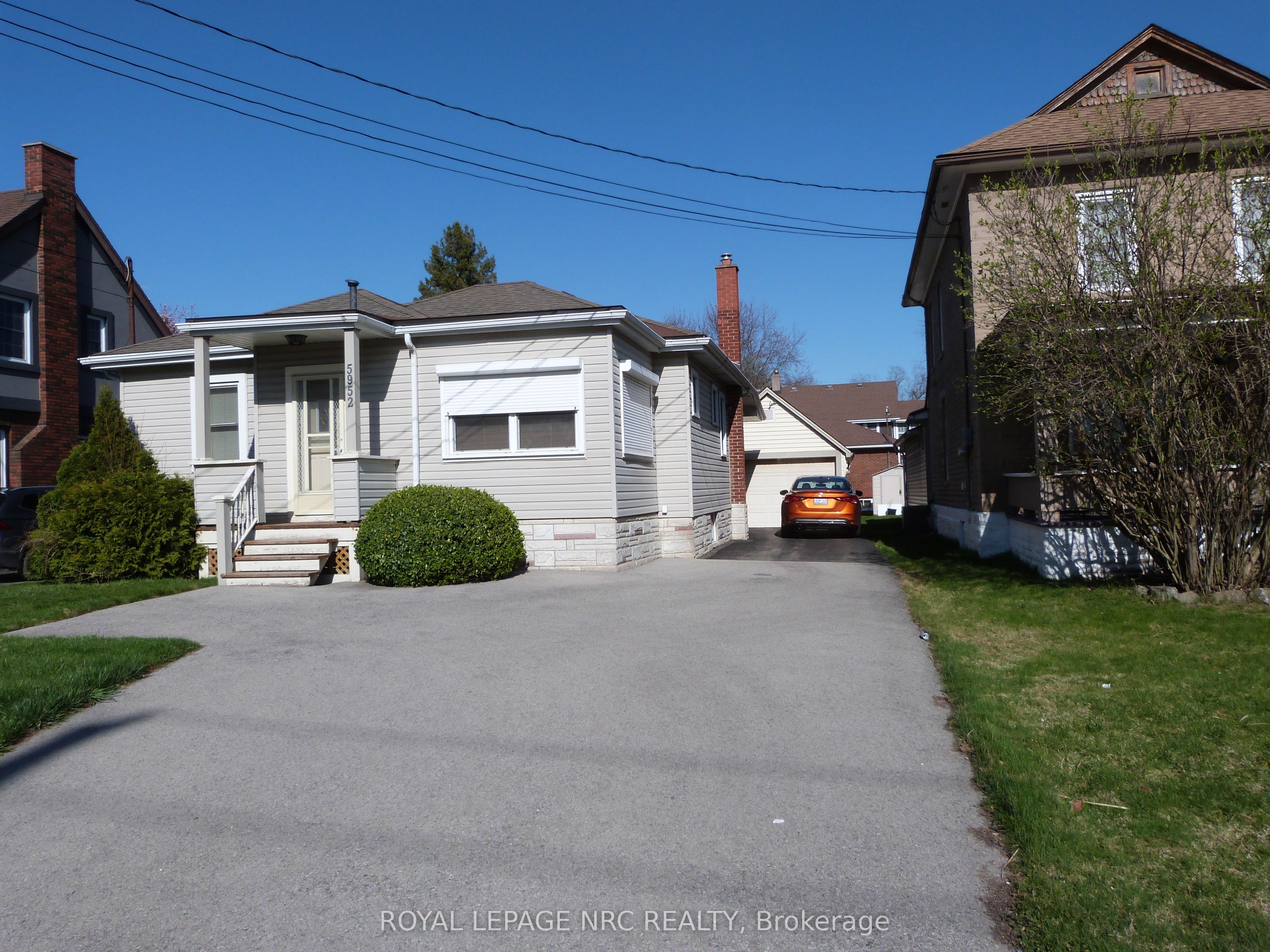 5952 Dorchester Road, Niagara Falls 216 - Dorchester