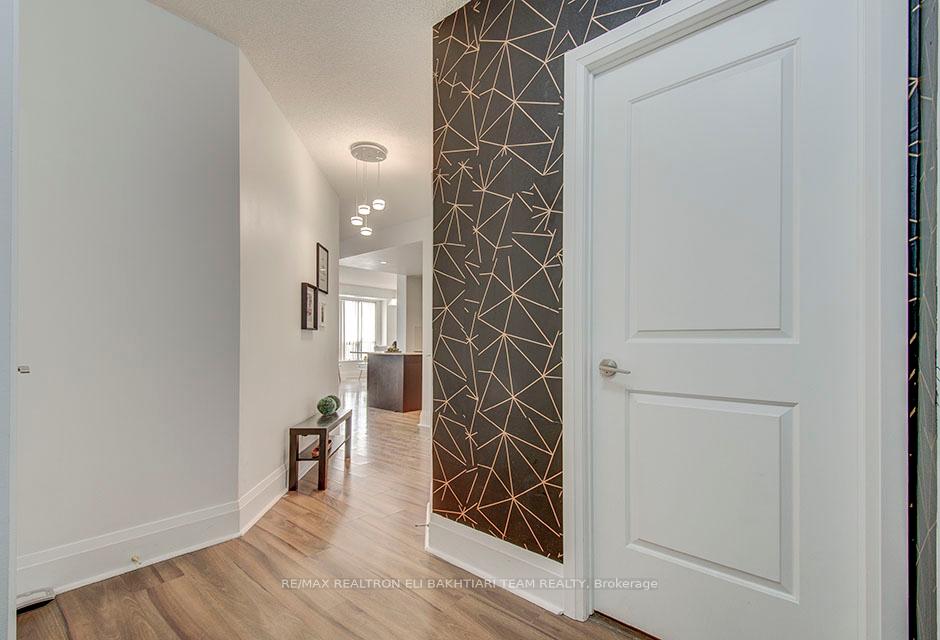 2 Bedrooms Condo at 100 Harrison Garden,  Toronto For sale