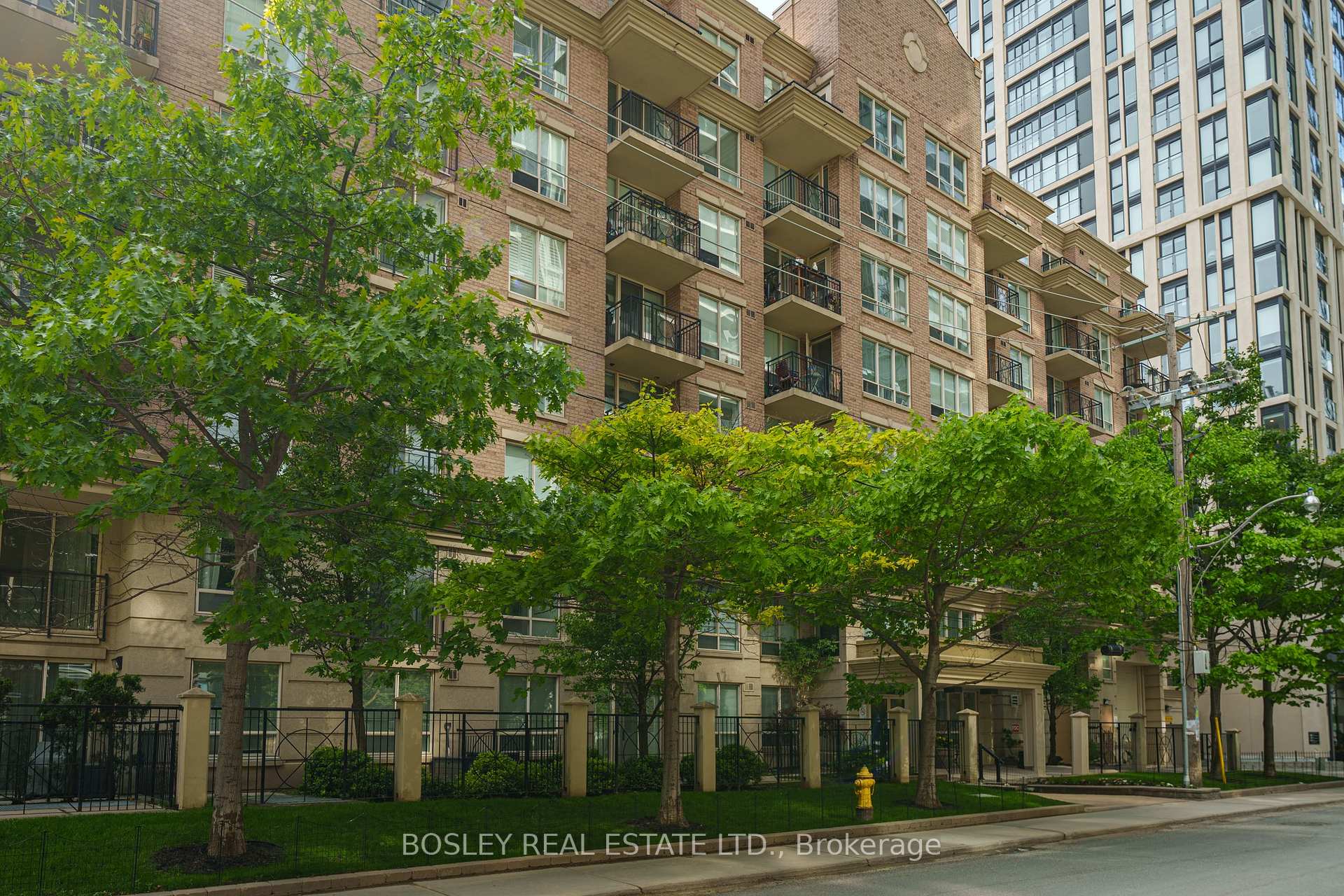 2 Bedrooms Condo at 188 Redpath, Toronto For sale