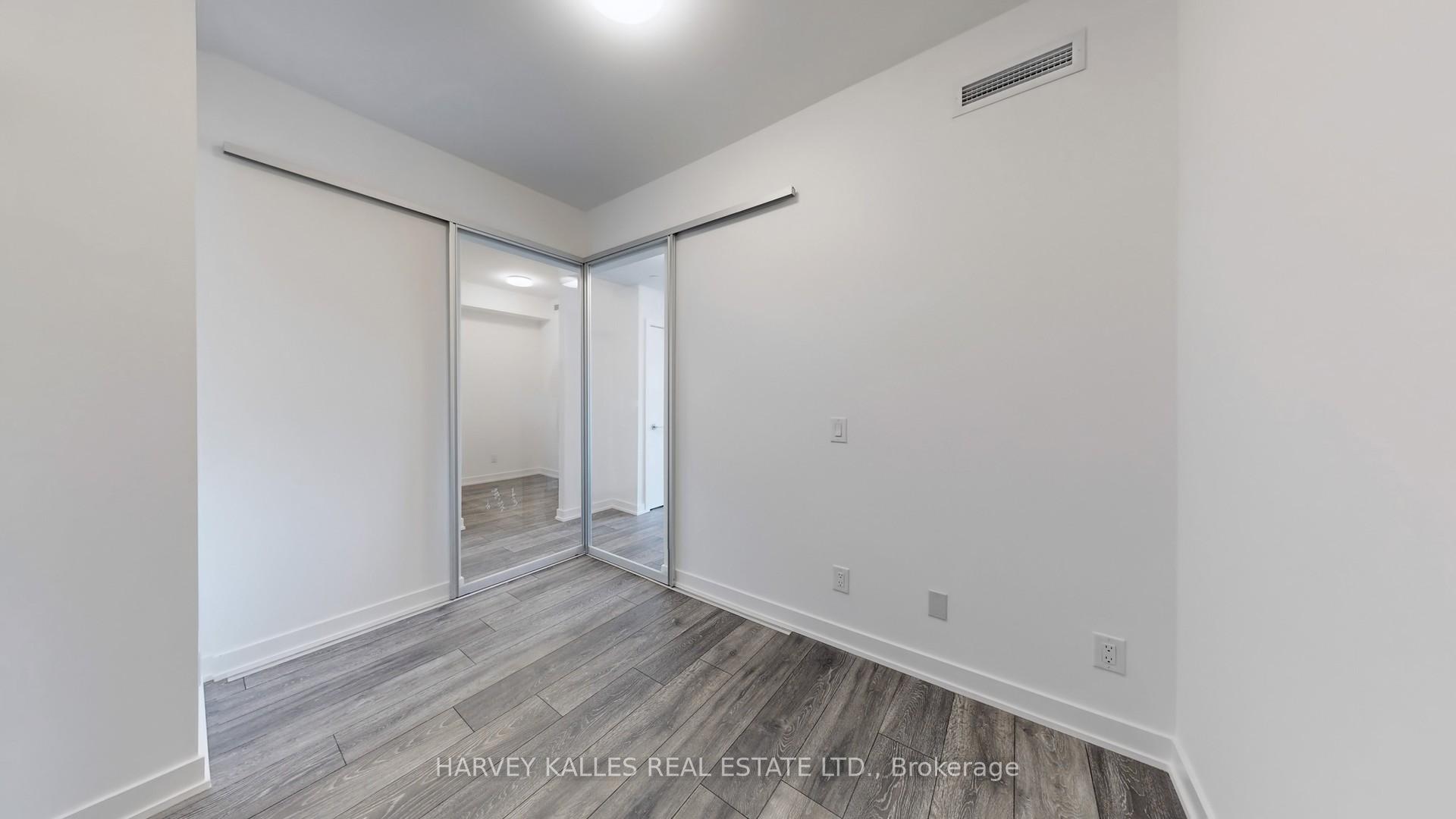 8888 Yonge Street 215