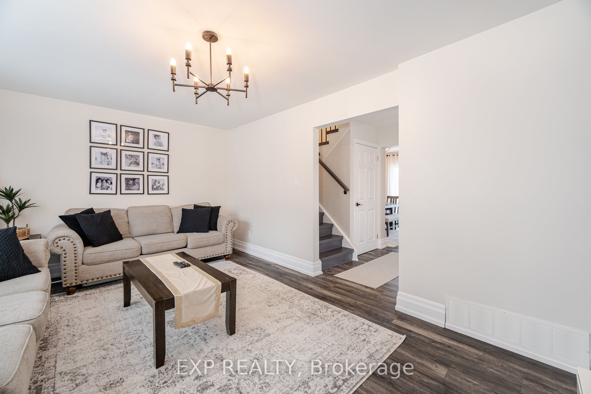 384 Daralea Heights
