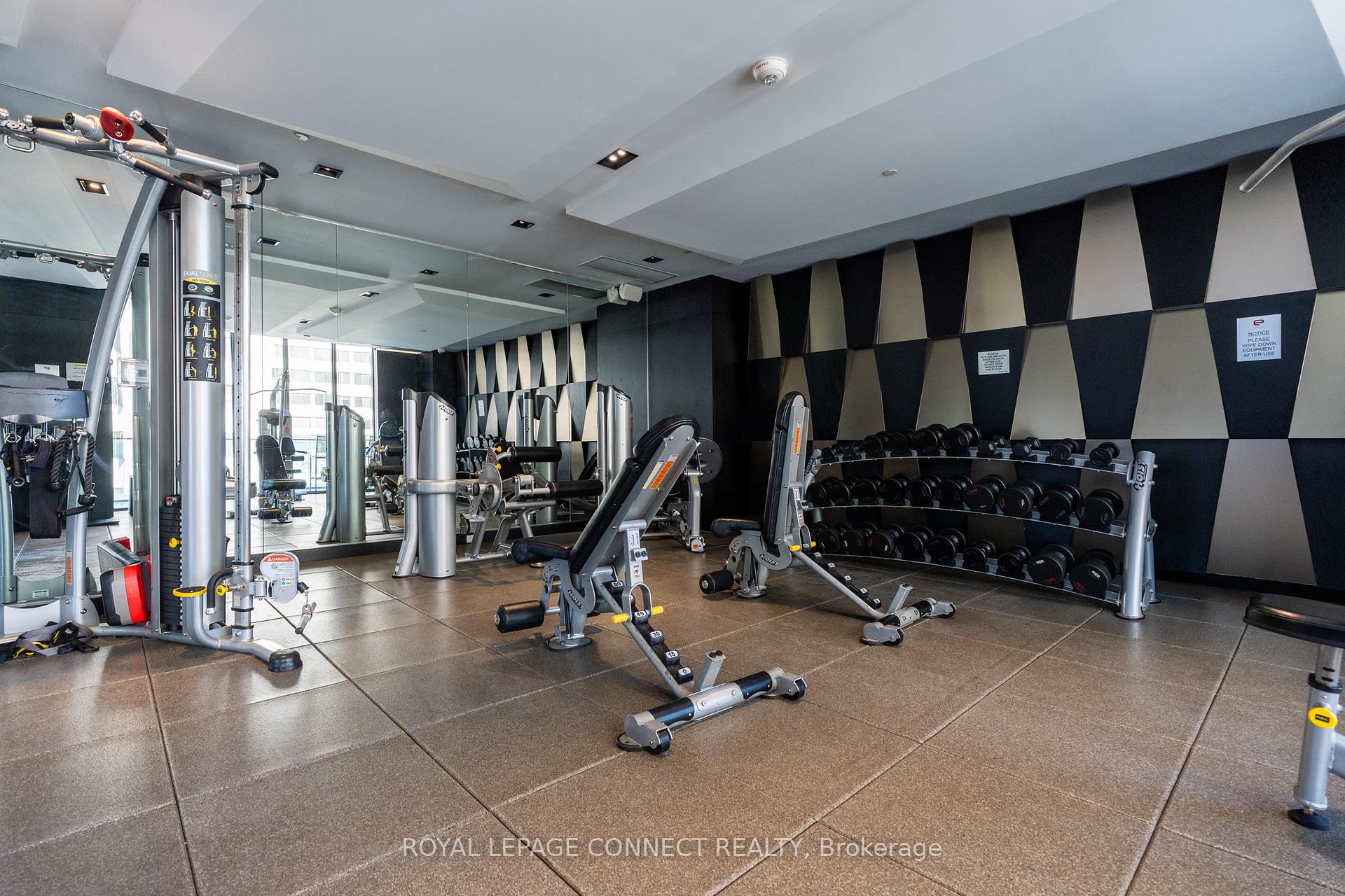 2 Bedrooms Condo at 8 Eglinton, Toronto For sale
