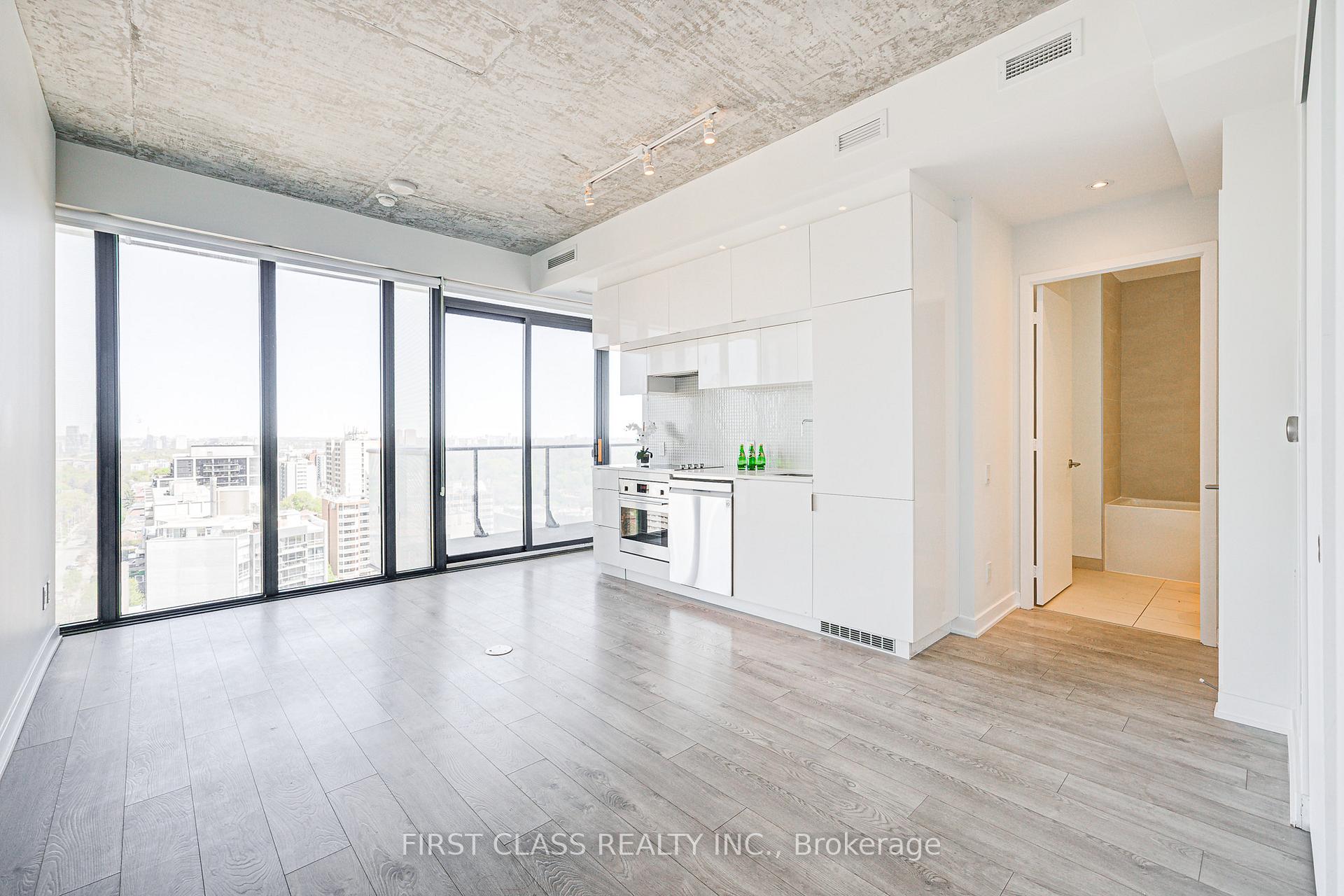 2 Bedrooms Condo at 185 Roehampton, Toronto For sale