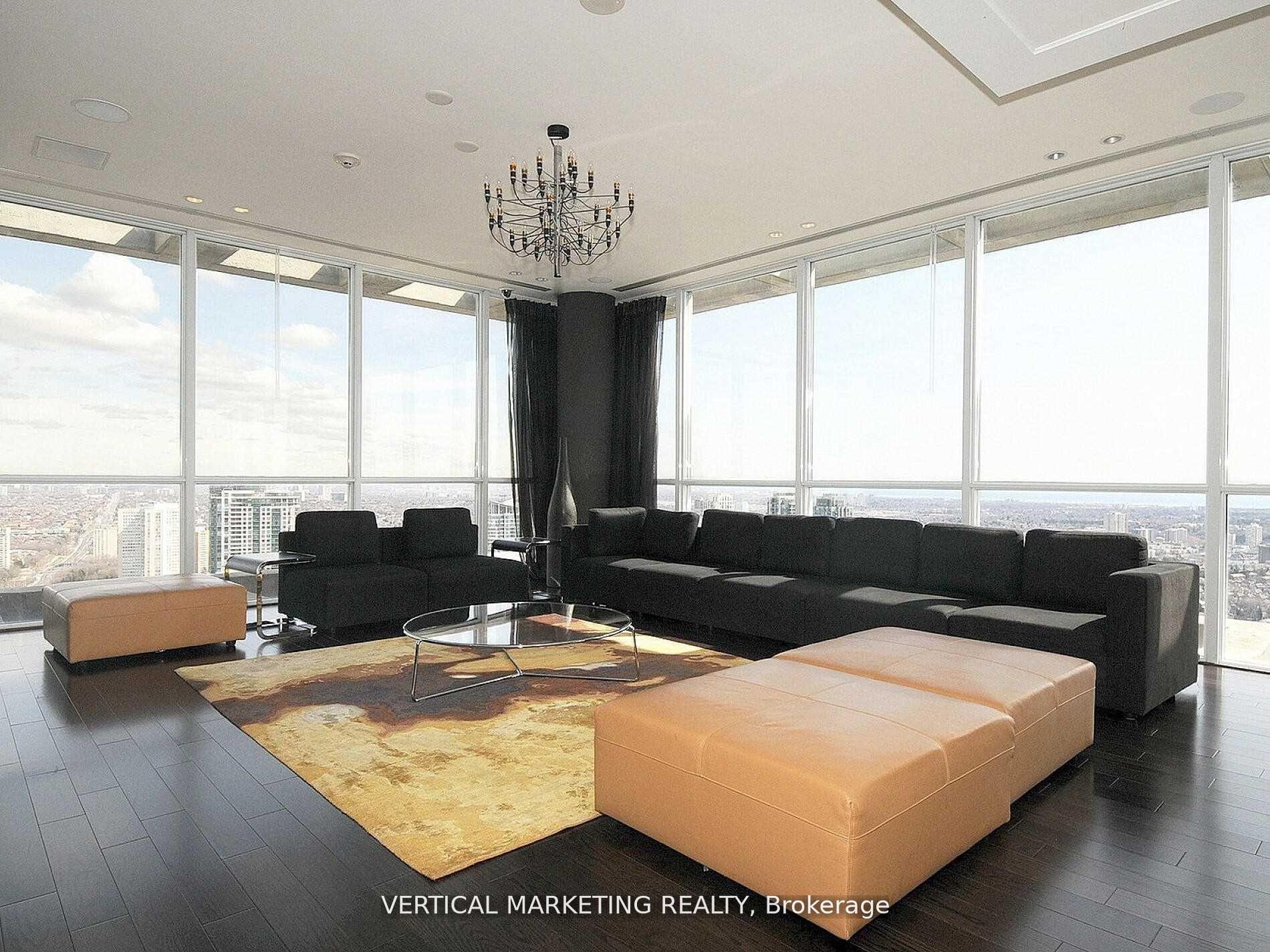 2 Bedrooms Condo at 223 Webb, Mississauga For sale