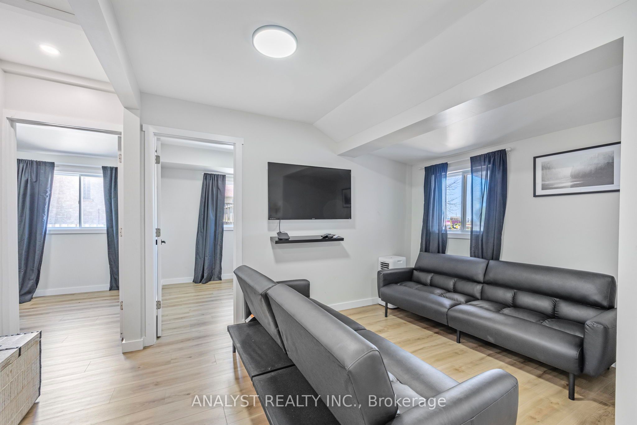 28 River Avenue Crescent, Wasaga Beach, ON L9Z 2K6