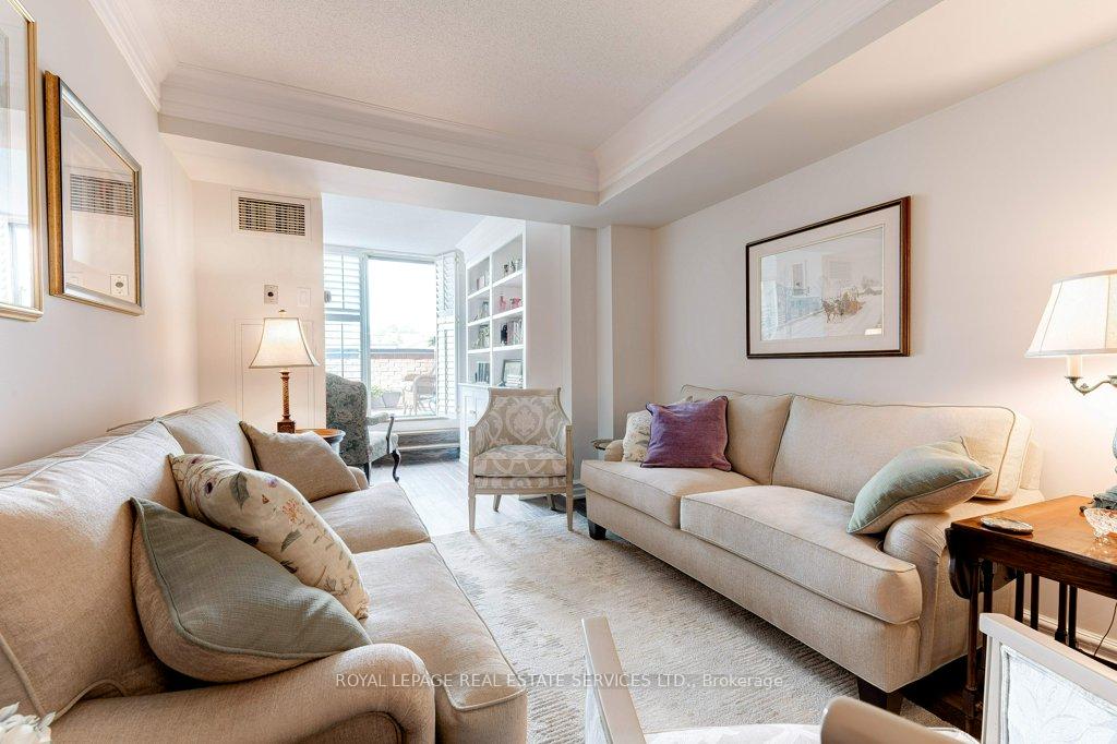 2 Bedrooms Condo at 221 Robinson,  Oakville For sale