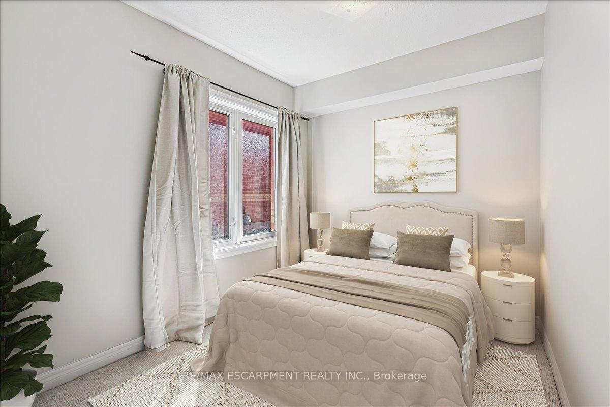 2 Bedrooms Condo at 4140 Foxwood, Burlington For sale