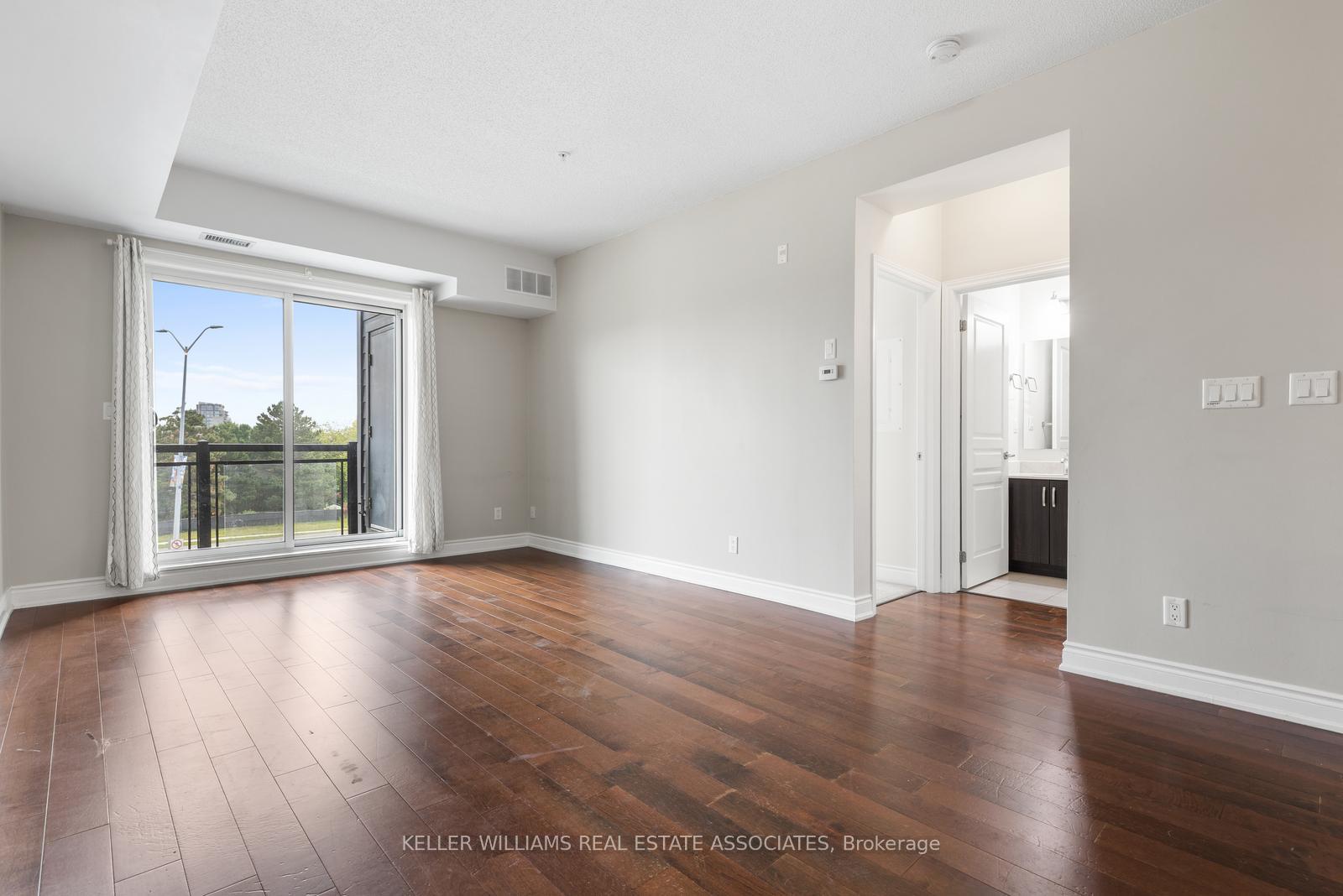 2 Bedrooms Condo at 3170 Erin Mills, Mississauga For sale