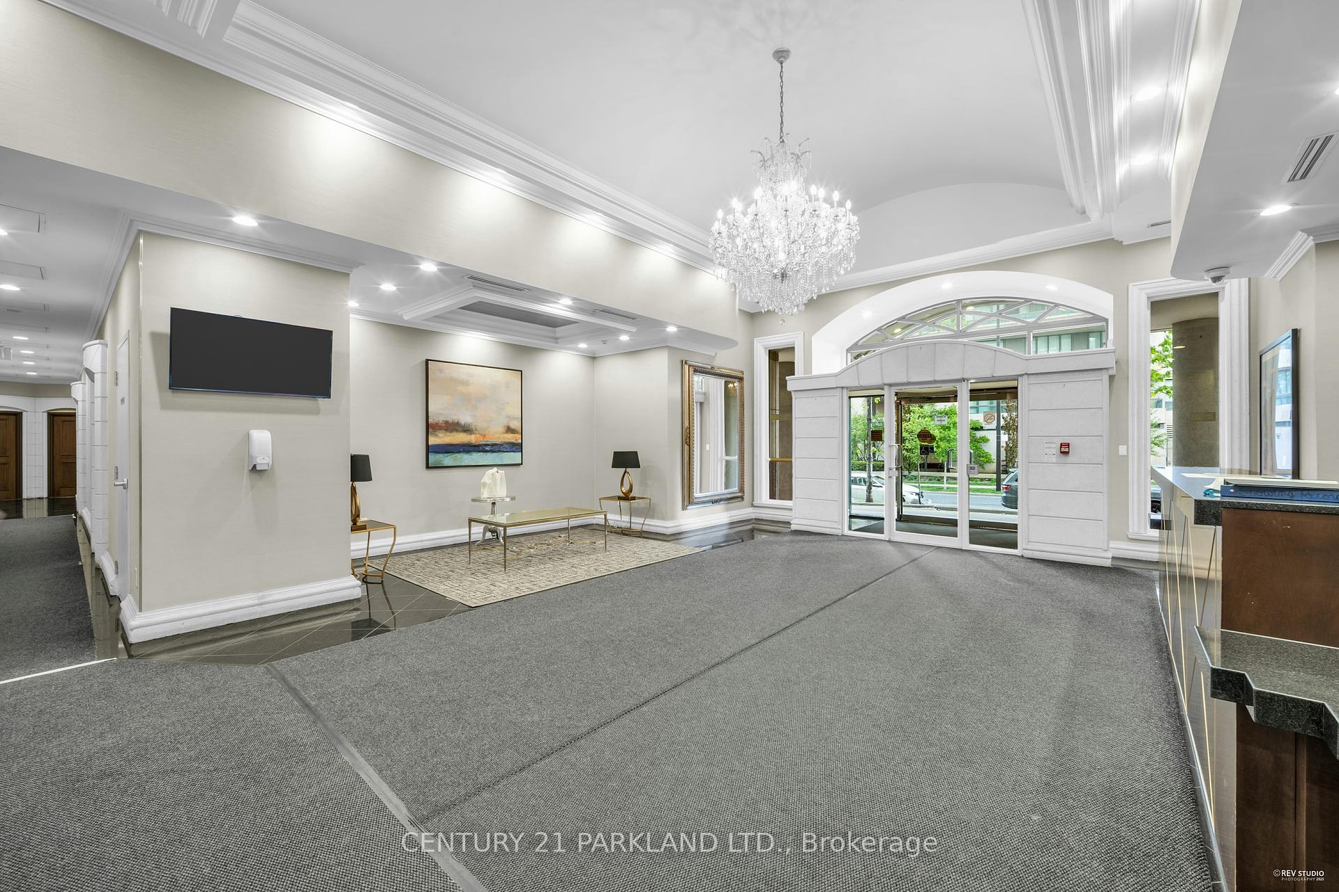 3 Bedrooms Condo at 7 Lorraine, Toronto For sale