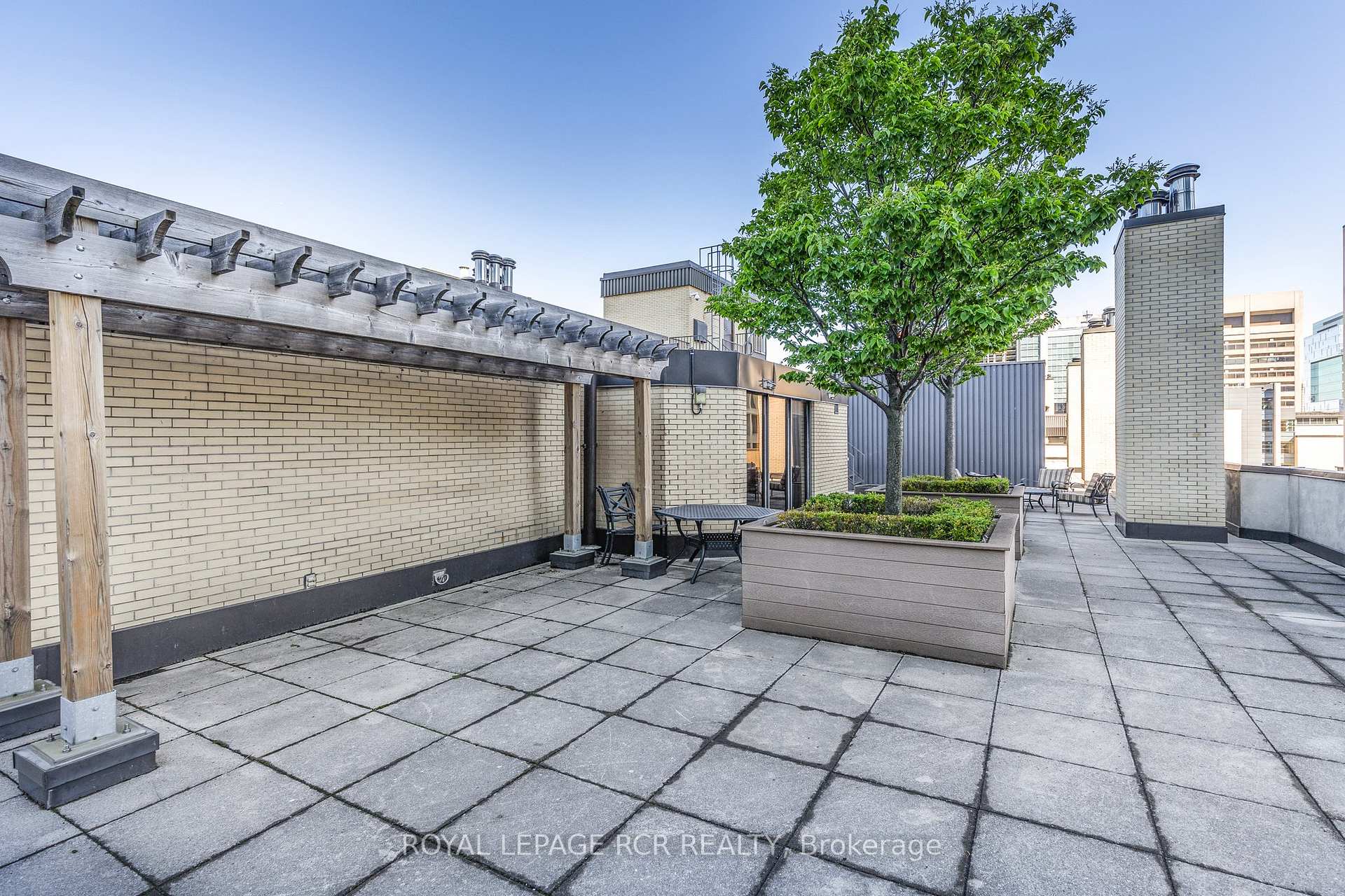2 Bedrooms Condo at 195 St Patrick, Toronto For sale