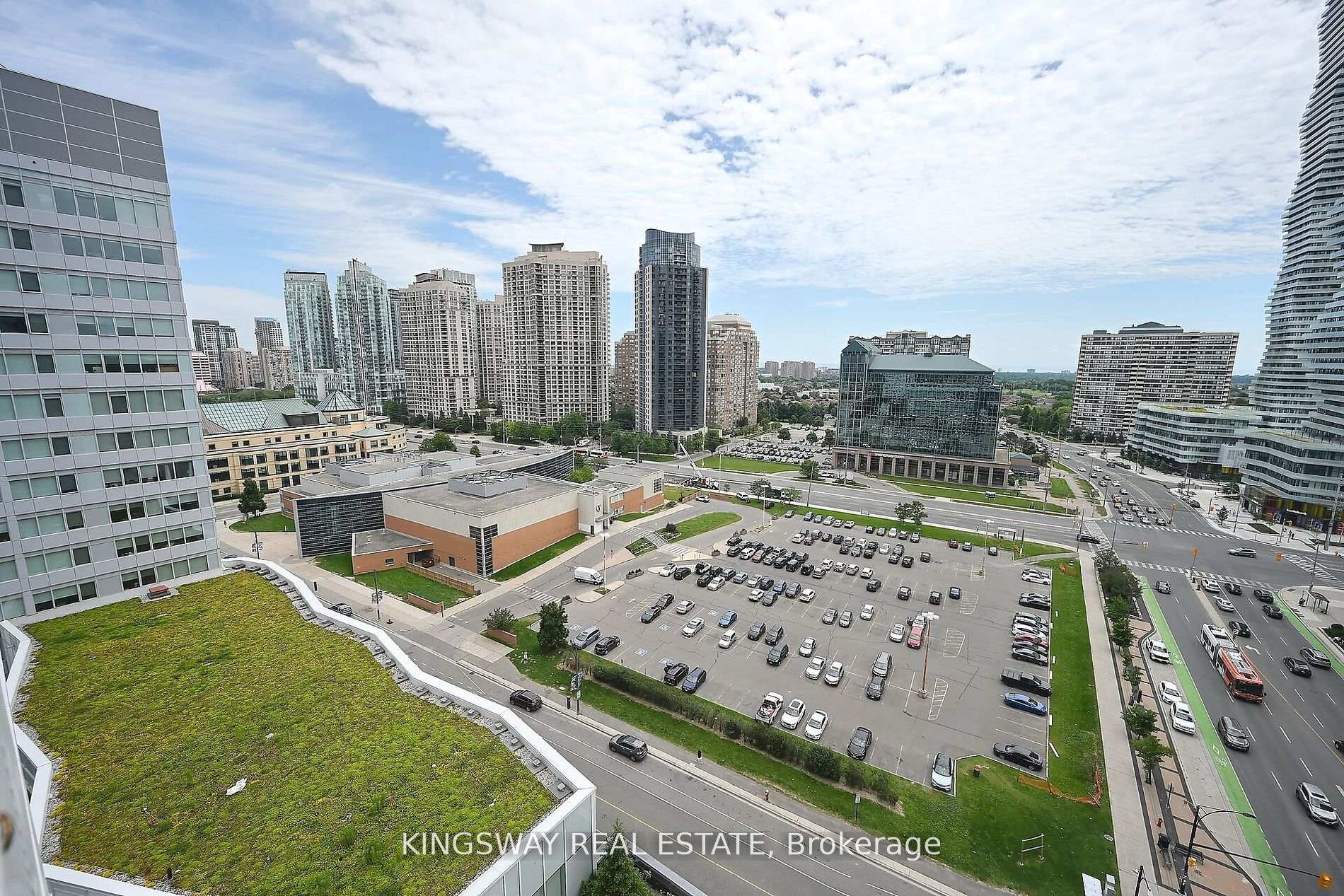2 Bedrooms Condo at 4065 Confederation, Mississauga For sale