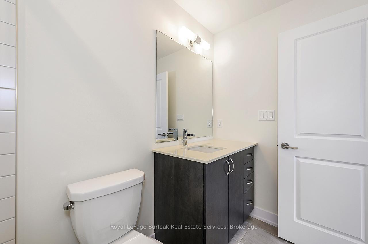4 Bedrooms Condo at 2184 Postmaster,  Oakville For sale
