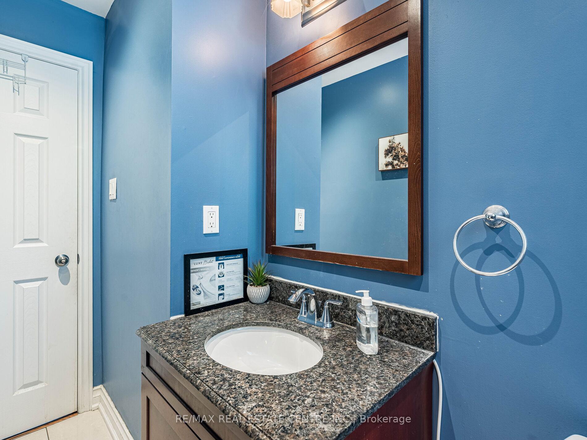 5 Bedrooms Condo at 34 San Roberto, Toronto For sale