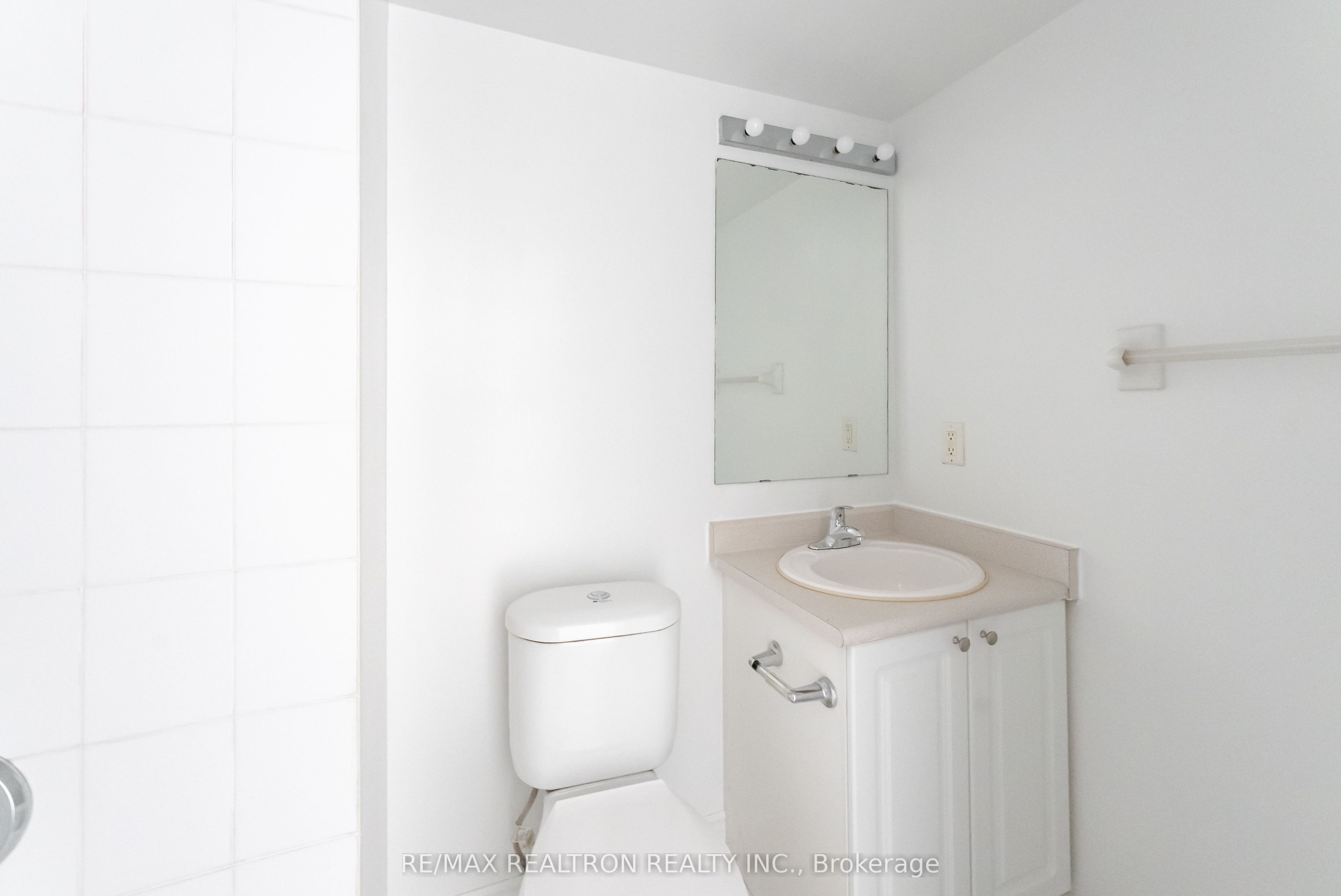 1401 Dupont Street, #225