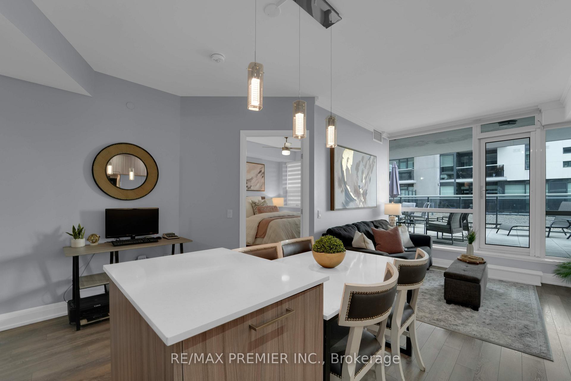 2 Bedrooms Condo at 4800 Highway 7,  Vaughan For sale